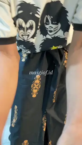 Sarwon hitam geloo🤩👆#sarungdewasa #sarungbatik #fyp 