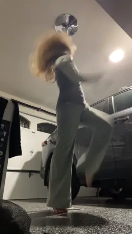 GET INTO IT #kpopdemonhunters #idol #remix #dance #fyp 