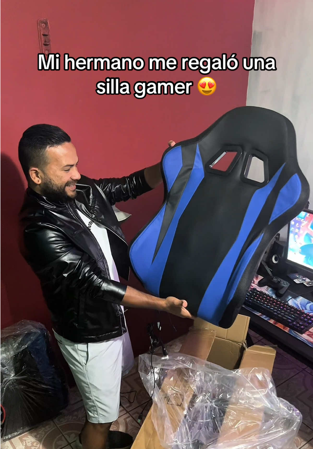 Mi hermano me mandó una silla gamer desde Estados Unidos 😍👏🏽@Antonio Solís #sillagamer #streamer #hermanos #usa🇺🇸 #costarica🇨🇷 