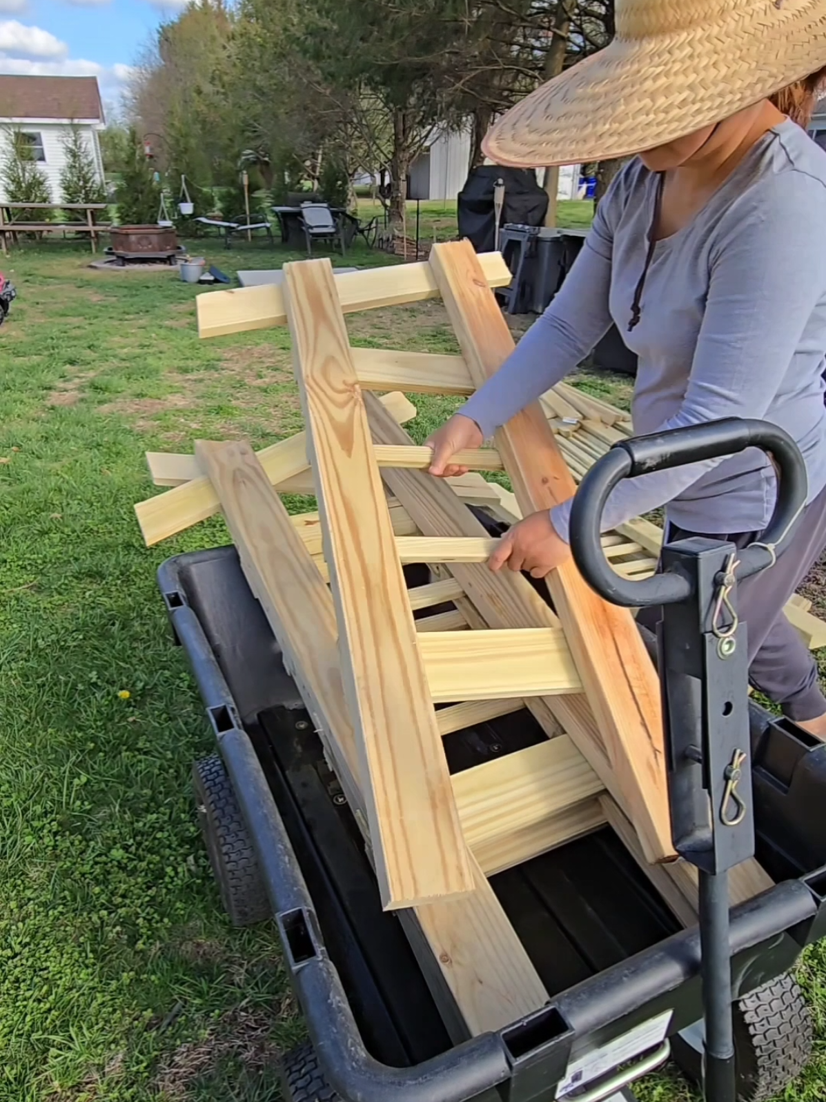 Garden tips and ideas - DIY  garden project building trellis post and installing  #diyproject #trellis #homegardening #garden #gardenideas #gardentips 