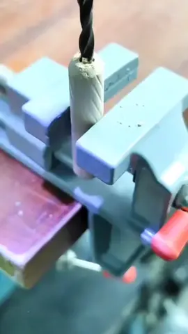 Ai hay làm đồ nhỏ, sửa vặt mà thiếu cái này là thiếu sót lớn nha.  Ê tô kẹp mini đa năng, kẹp đâu dính đó, chính xác, chắc chắn. Giải phóng đôi tay cho anh em! #etomini #kepban #dungcusuachua #DIY #handmade 