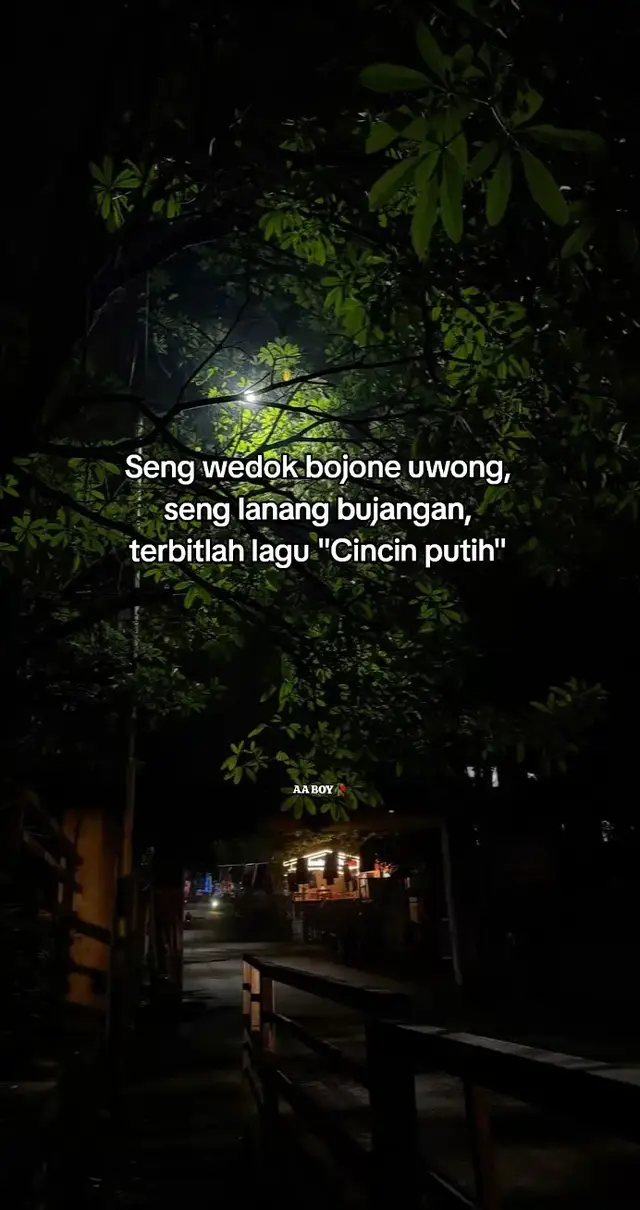 . . . . Bahan-bahan📝 15mnit, cetak 1/2jam 200 pcs 1 kg Dada ayam 500 gr Baso 10 lembar Daun jeruk Lengkuas,/serai daun salam (aku skip) sesuai selera Masako/royko sesuai selera Mecin sesuai selera Gula pasir sesuai selera Garam dan ladaku 15 siung Bawang merah 7 siung Bawang putih 1/2 buah Cabe rawit 5 buah Cabe merah secukupnya Balado sesuai selera Cabe bubuk (klo kurang pedas) Bahan cireng:📝 aci/tapioka 2kg 500 gr, tepung terigu 10 sendok. Cara Membuat👩‍🍳 1.Dada ayam rebus sampai matang, kasih daun jeruk/daun salam, sereh, lalu udh mateng ayam nya di suwir