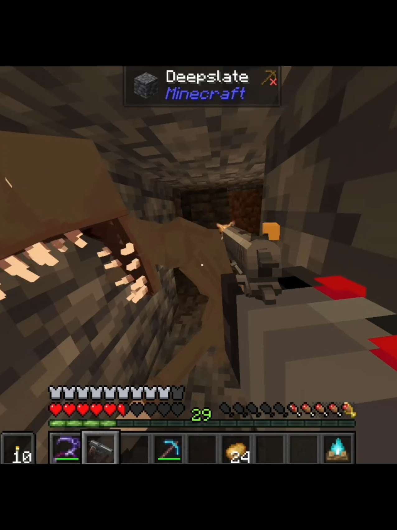 I felt a disturbance thats why i peeked back at the tunnel #Minecraft #fyp #thighs #foreshadowing 