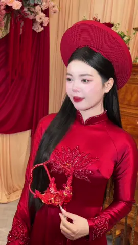 Quay cô dâu lúc trời còn đêm, áo dài đỏ thì phải makeup tone đỏ chứ😘#65cantho #makeupcodau #fyp #xuhuong #myhuyenmakeup 