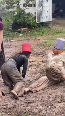 Đám cưới mùa mưa bão 😆😆 #25.10 #taynguyen #kontum #xuhuongtiktok 