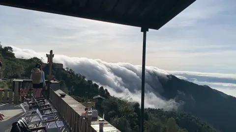 Biển mây Tà Xùa 30/10 nay đẹp tuyệt luôn 😊#taxua#viral#dulichvietnam #sanmaytaxua #xuhuon 