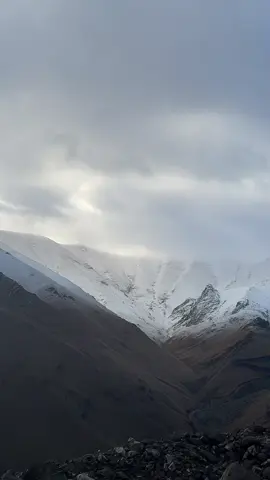 Yağdi  o dağlara qar