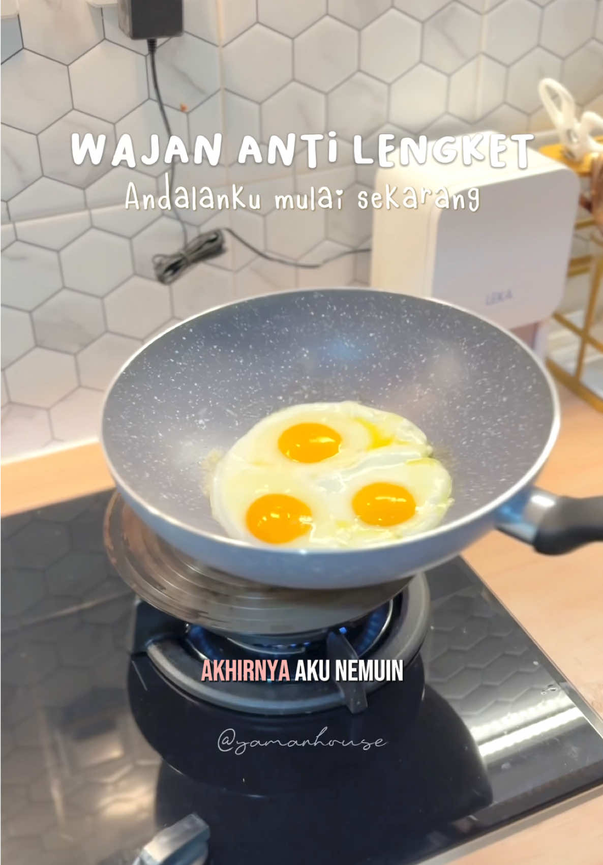 Tefal Natura Frypan 🍃 Frypan anti lengket, yang sudah bebas PFOA dan zat berbahaya lainnya. Dengan teknologi thermosignal sebagai indikator suhu ideal untuk memasak. Dengan panas yang merata. Pancinya juga ringan, bener2 cocok untuk buibu yang doyan masak ✨ #tefal #frypan #teflonantilengket #wajanantilengket #wajan 