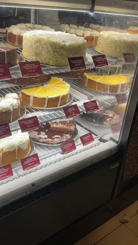 I want all of them #cheesecakefactory #cheesecake #foryoupage #viral #snacks 