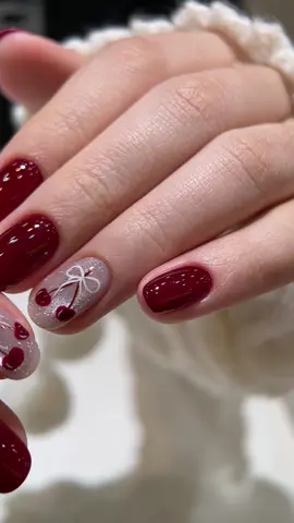 Trời lạnh rồi làm bộ nail đỏ cho ấm áp đi người đẹp 🌸🌷💕#nail #xuhuong #nailart #mẫunailđỏ #maumongtaydep 