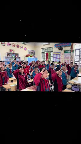 Khoảng cách giữa “sếp” và “bà” khá mong manh😂 #hocsinh #giaoviengenz #school 