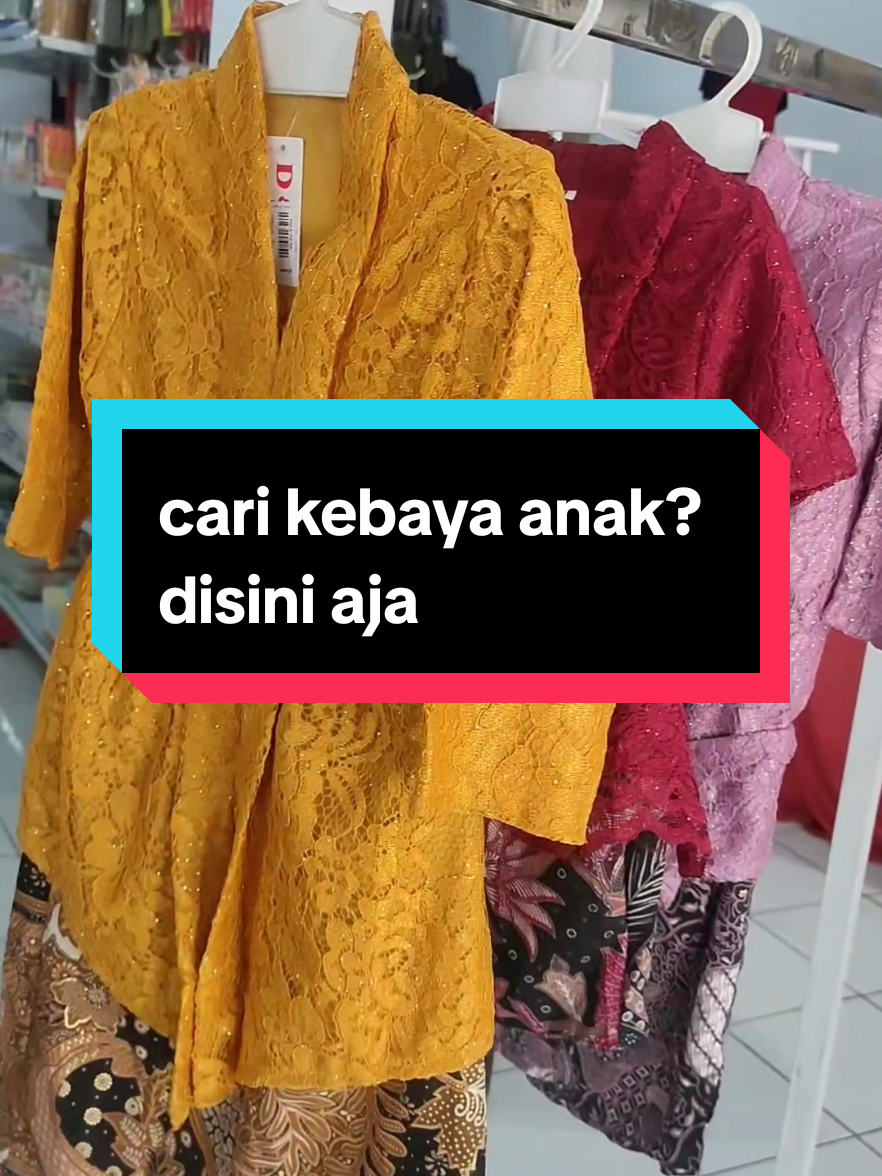 hi guys, buat kalian yang mau cari kebaya buat adik ataupun anak-anak kalian kita udah ready nih, yuk kepoin#foryoupage #fashionstyle #blitar24jam #fyp #fypシ゚ 