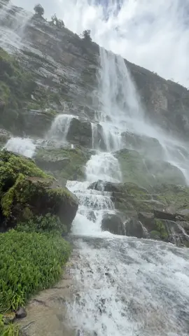 बहुबलि झरना भन्दा पनि खतरा नेपालको झरना💦#mailung_waterfall_rasuwa #natural #viral #video #fyp 