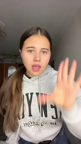 Pe sus sau pe jos ? 🥴#cristinadurnea592 #foryou #fyp #foryoupage #dance 