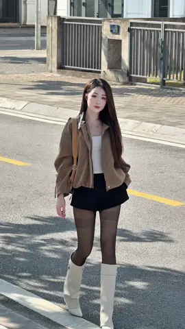 Nếu say, hãy chọn nơi yên bình để uống. Nếu yêu, hãy chọn người đáng để mình thương.#fypシ #xuhuong #outfit #trending 