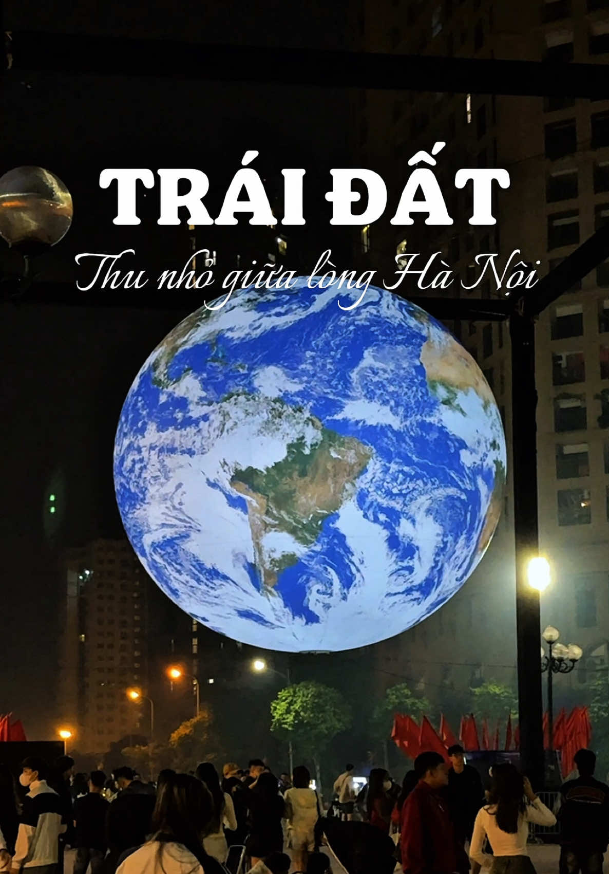 Hồ Tây hot nhất Hà Nội luôn rồi. Ko nghĩ đêm mà vẫn đông như vậy #traidat #hotay #diadiemcheckin #hanoi #xh 