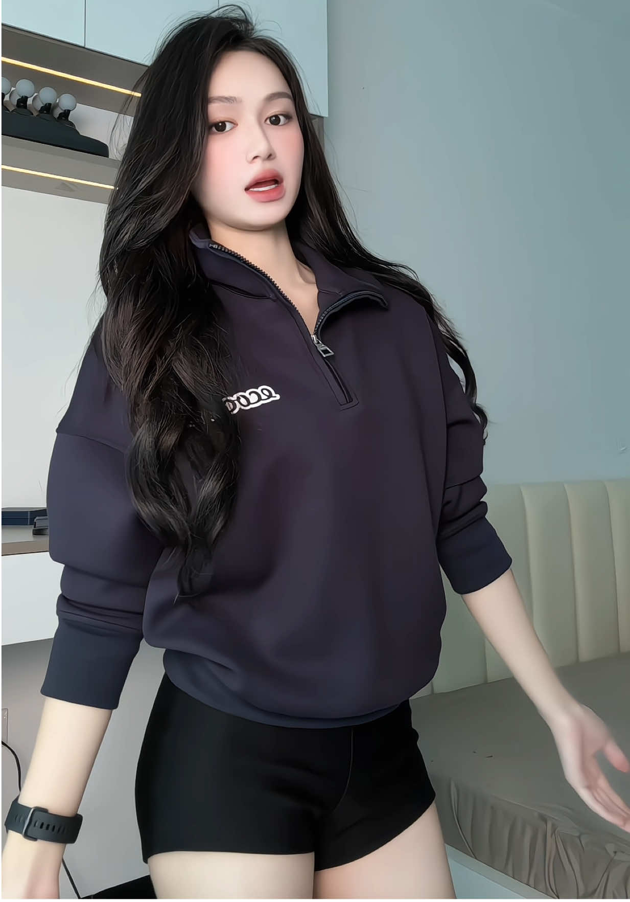 Em áo Sweater này lên fom lên dáng đẹp thật- gọn người- ĐỦ SIZE- Fom CHUẨN
