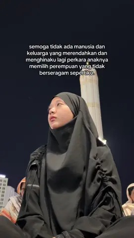 Aku di rumah bukan berarti ga kerja dan gaada uang pak buk