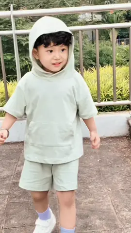 MasyaAllah jgn tanya keadaan kameramen turun tangga mundur ya 🤣 #ootdanakcowok #outfitanak #bayiganteng #fyp #fyppppppppppppppppppppppp 