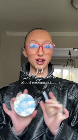 only the best #makeup #chanelbronzer #chanellipbalm #aestheticmakeup #modeling 