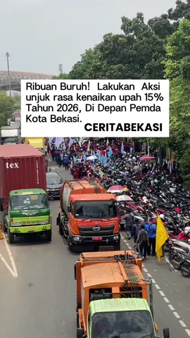Ribuan buruh melakukan aksi unjuk rasa di depan Kantor Pemerintah Kota Bekasi pada 30 Oktober 2025 menuntut keadilan dan peningkatan kesejahteraan. Tuntutan aksi tersebut meliputi: 1. Kenaikan upah tahun 2026 Kota Bekasi sebesar 10,5–15 persen. 2. Segera dilakukan perundingan upah tahun 2026. 3. Pembentukan Peraturan Wali Kota tentang pemagangan dan outsourcing. 4. Pemangkasan tunjangan DPRD dan ASN untuk dialokasikan kepada kepentingan buruh dan masyarakat. 5. Pencabutan PP 35 Tahun 2021 tentang PKWT, alih daya, dan PHK. Aksi ini menjadi bentuk perjuangan buruh Bekasi agar kebijakan pemerintah daerah lebih berpihak pada pekerja dan masyarakat kecil. #kotabekasi #bekasi #ceritabekasi #fyp