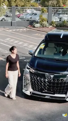 Toyota Sienna 7-seater black luxury minivan #ToyotaSienna #LuxuryMerchant