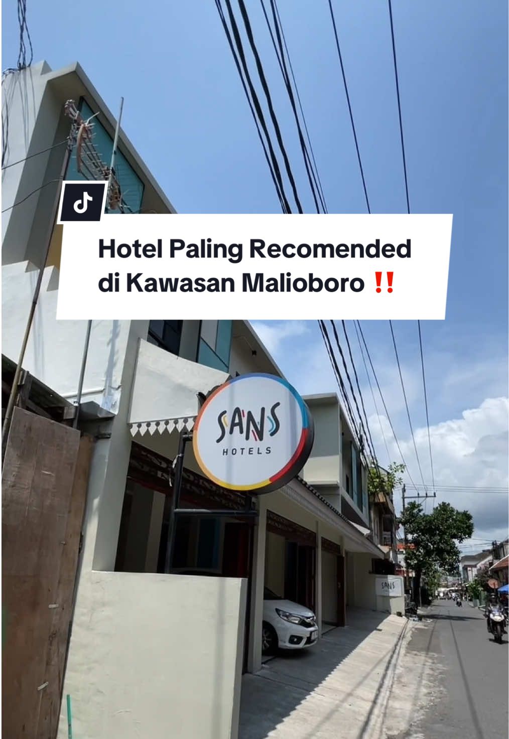Pengen main ke kawasan malioboro dan deket dari hotel tempat kamu nginap, solusinya nginap di Sans Hotel Beskalan Malioboro. Lokasi hotelnya deket banget ke Malioboro, suoer deket buat ke Malioboro dan beberapa kawasan wisata lainnya. #redtravelers #berkesans #reddoorz #jogja #penginapanjogja 