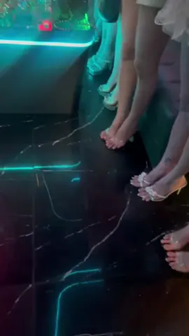 聯絡我，幫我找一家信譽良好的娛樂場所－河內KTV。 #ktv #karaoke #trungquoc #河內ktv #viral 