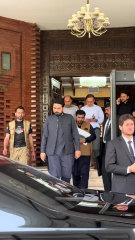 وزیر اعلی خیبر پختونخواہ سہیل آفریدی سینیٹ الیکشن کے لئے صوبائی اسمبلی روانہ ۔ #CMSohailAfridi #KhyberPakhtunkhwa #imrankhan #pti #pakistanzindabad 