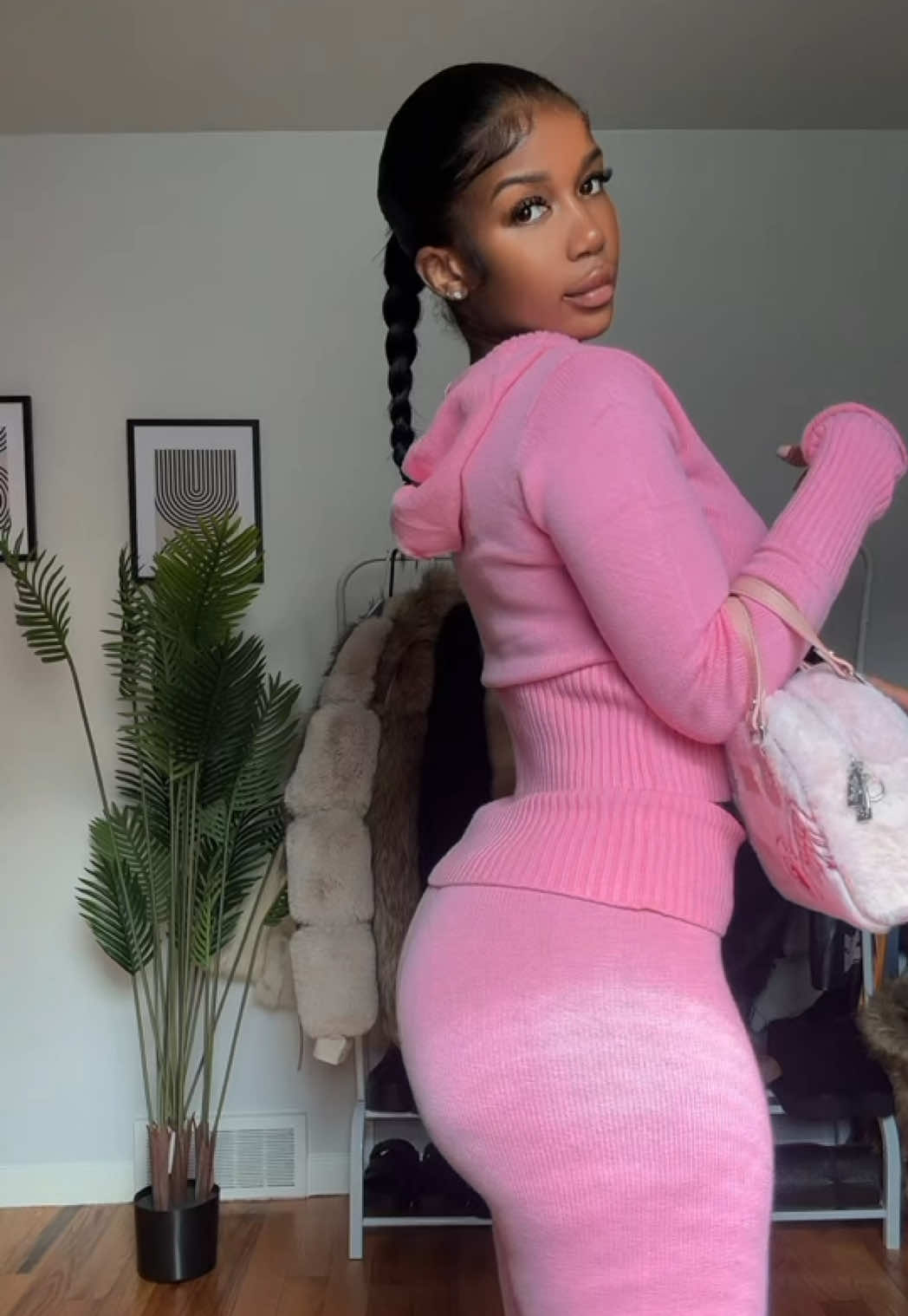 OOTD I liveee in @Fashion Nova setssss 🩷🩷🩷 #OOTD #fashionnova  #sizesmall 