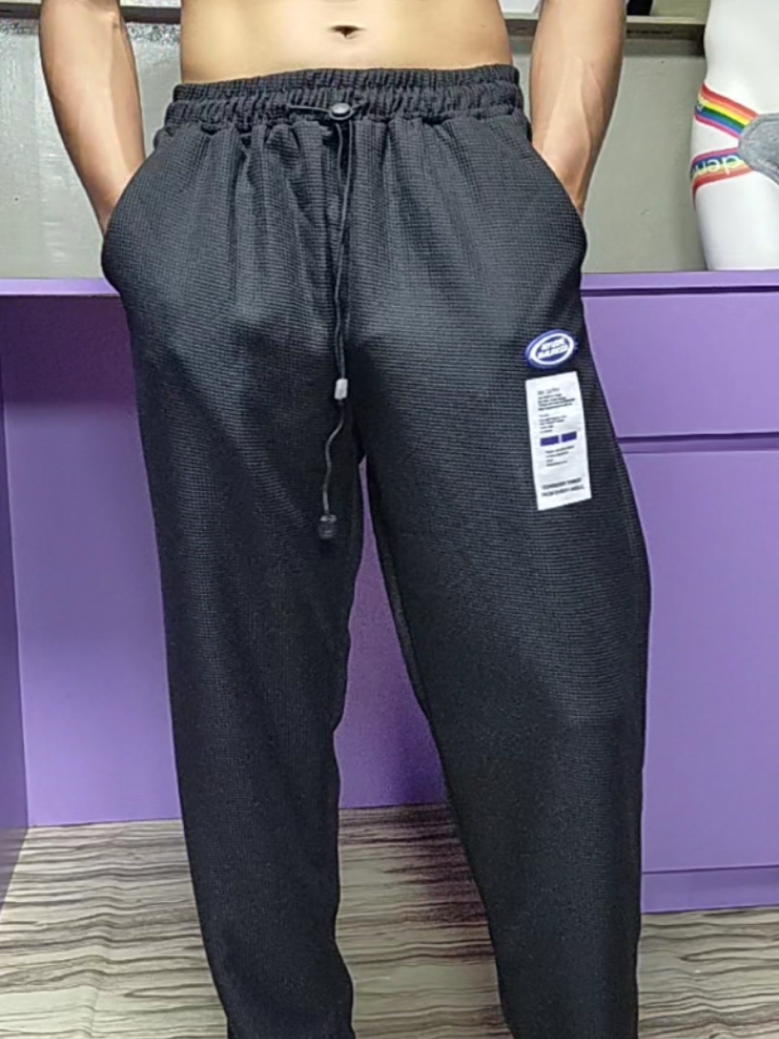 sedap je guna seluar ni, material dia best gile.  #seluar #seluarviral #seluarmurah #pants #fyp 