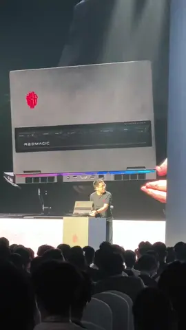 Máy tính với RTX 5090? #ZhenGhemyth#Redmagic#LapTopGaming