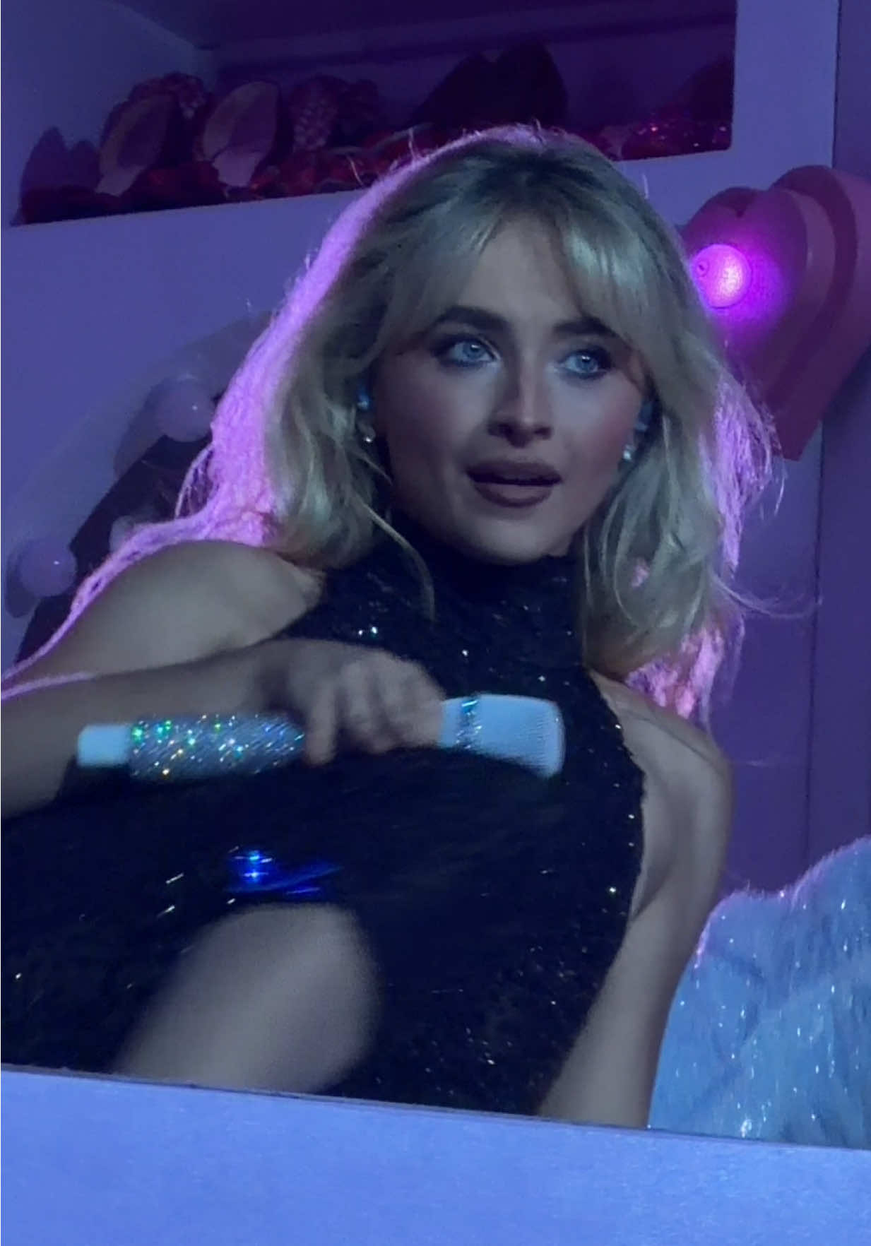 Sabrina Carpenter performing “ House Tour “ Night 3 New York 😍 #sabrinacarpenter 