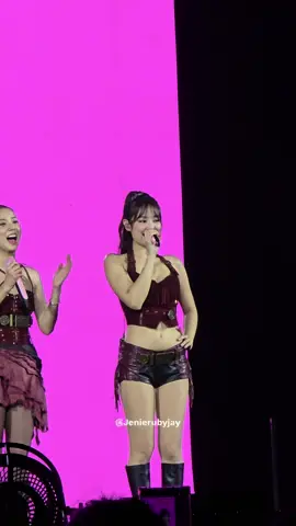 ในวันที่ทุกคนเกลียดเธอ ฉันก็ยังอยู่ข้างๆเธอมาตลอดจนถึงวันนี้  . . เห็นไหม คนรักเจนนี่คิมเยอะขึ้นมากๆเลยนะ เก่งมากๆเลย 🥹🫶🏻 #เจนนี่คิม #jennie #deadlineworldtour #deadlineinbangkok #blackpink 