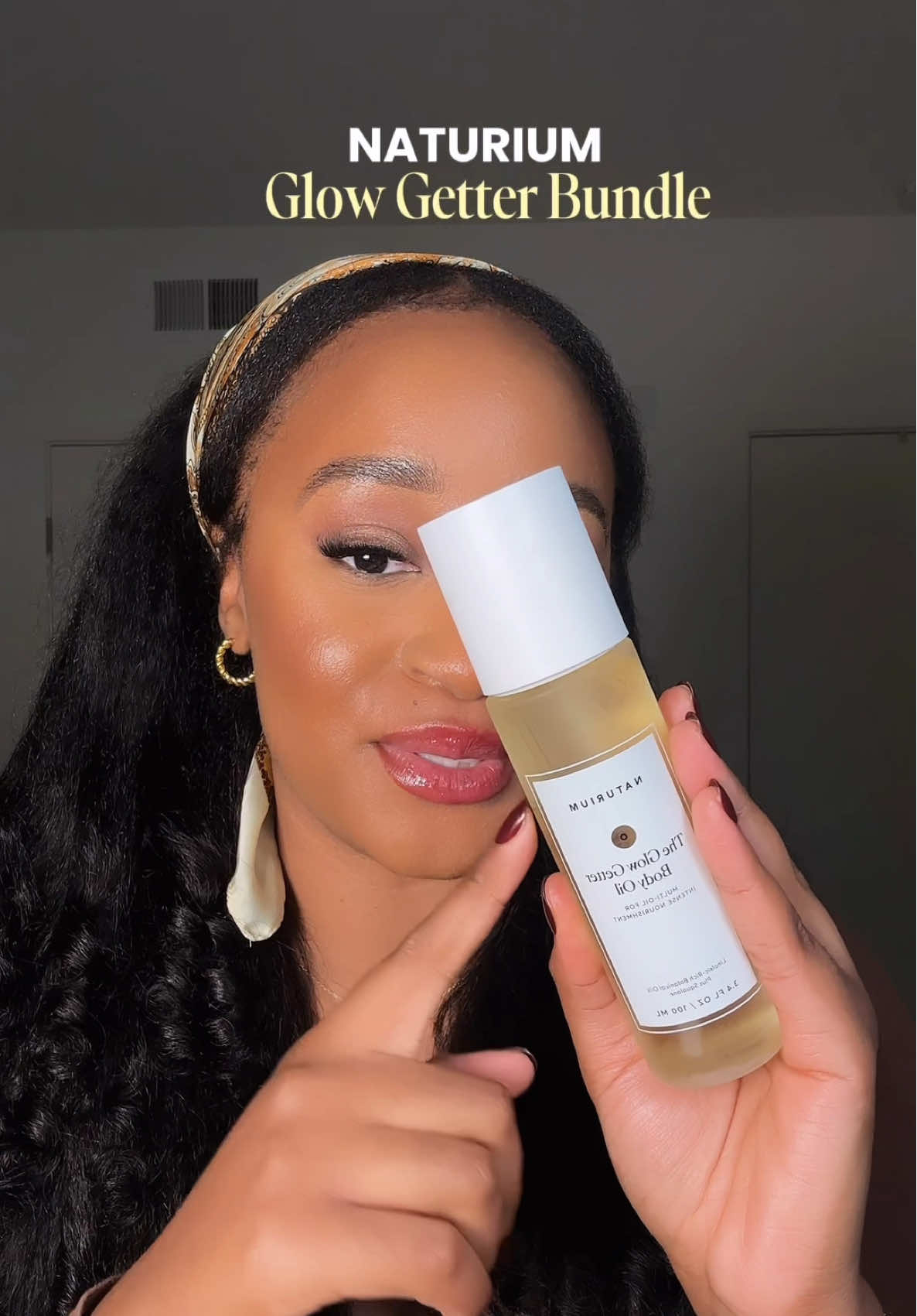 I do not play about @Naturium 😭. When it comes to staying moisturized and smelling good all day long, you definitely NEED to try ‘The Glow Getter’ bundle ✨ #naturium #naturiumglowingbodybundle #showertok #smellgood #dryskincare 