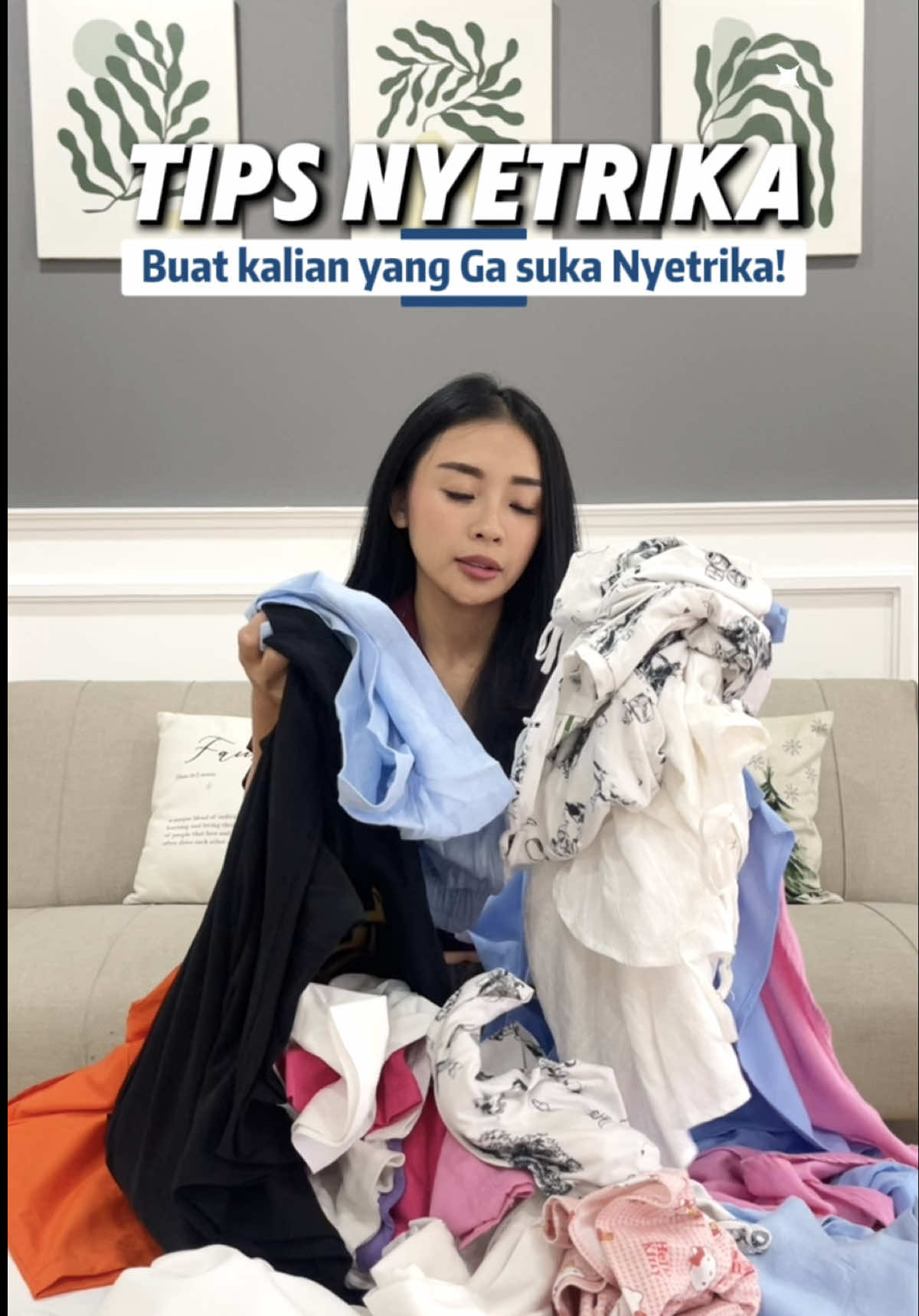 TIPS & TRICK BUAT KALIAN YG MALES NYETRIKA 😏 Jadi kalian gaboleh tumpuk gitu aja ya guys, harus disusun kaya aku. Terus usahain pake setrika yang sekali gosok langsung rapih. Aku rekomendasiin pake produk terbarunya @MITO Electronics Setrika Supreme Series IR200, dengan 4-in-1 iron yaitu steam, shot of steam, spray, and dry iron. Dilengkapi sistem pemanas cepat hingga 300°C dalam 15 detik, dan berbagai fitur canggih lainnya. Kalian bisa liat sendiri ya kalo produk ini memudahkan aku saat menyetrika baju 🥰 Kalian bisa langsung aja CO di toko elektronik terdekat mumpung ada bonus voucher belanja minimarket hingga 100rb atau bisa beli di marketplace official MITO pakai kode promo aku, minimal pembelian 500rb bisa dapet diskon 25rb ❤️‍🔥