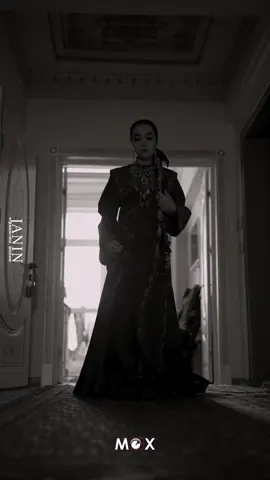 Kürtäm, sen türkmen häsiýetiniň gülmegi. Ýalňyz sen bilen birde ýaşaýyş dünýäsi, Ak ýüregiňiň daşyndaky bu jemleýji wepaly. 