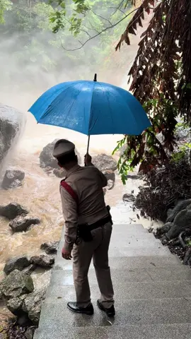 ห้ามนักท่องเที่ยวลงไปเพื่อความปลอดภัย  พิกัดน้ำตกหน้าเมือง#KohSamuiPolice  #สมุย20🚔👮🏻‍♂️ 