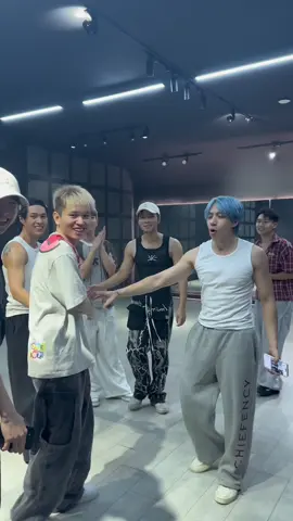 Hữu duyên anh em mình gặp nhau ở phòng tập #BRay #AnhTraiSayHi2025 #NhaCuaBao 