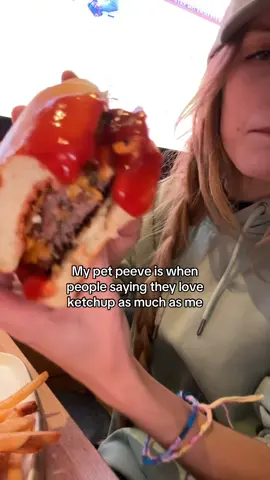 My ketchup intake is over the roof🥰 I love ketchup, sponsor me @heinz 💔 #fyp #ketchup #davenbusters #mmcheeseburger