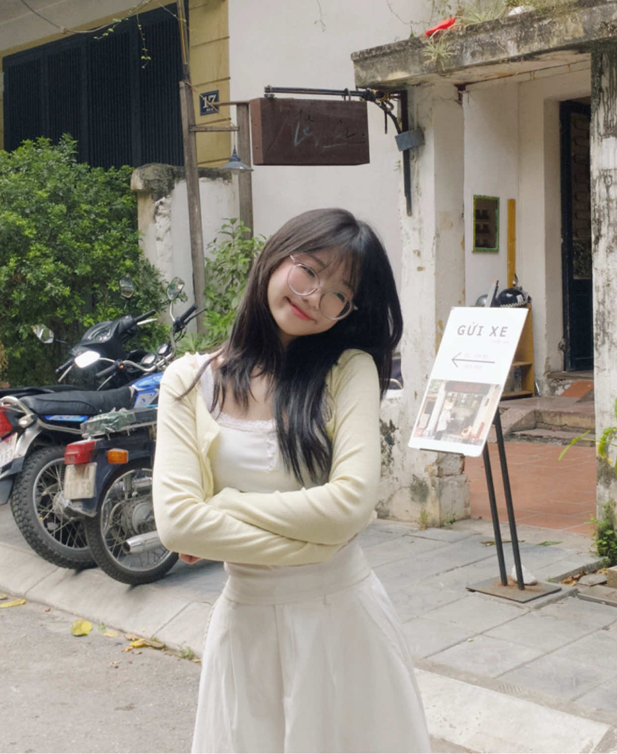 Va roi nguoi ta lai yeu nhau (tat ca moi nguoi tru toi)  #f #daily #coffeetime #coffee #hanoi 