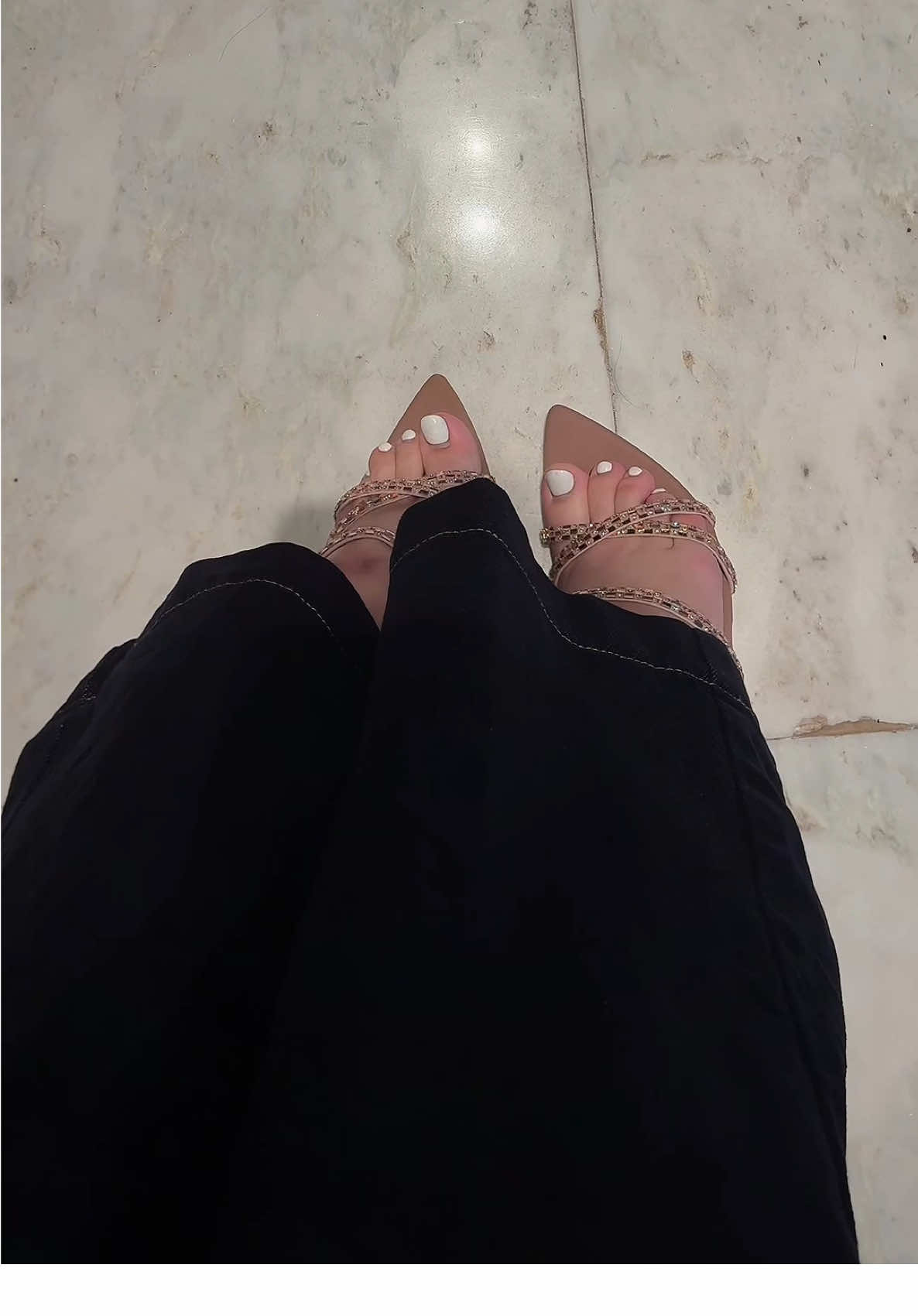 Mẫu cao gót này dễ đi và mang không đau chân đâu nha 