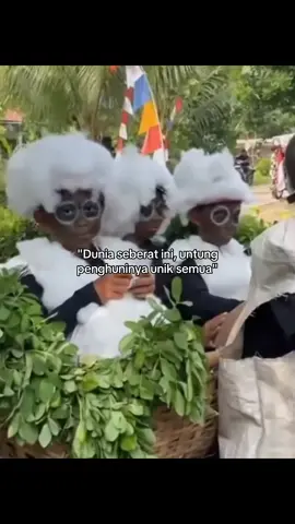 Sibuk banget dunia penuh keunikan ini 😭🫵 #promomakanharian #fyp #viral #meme #core 