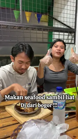 Makan seafood sambil liat dj dari bogor !!! #promomakanharian #kotatangerang #fypdongggggggg #pusatseafoodkiloantangerang 