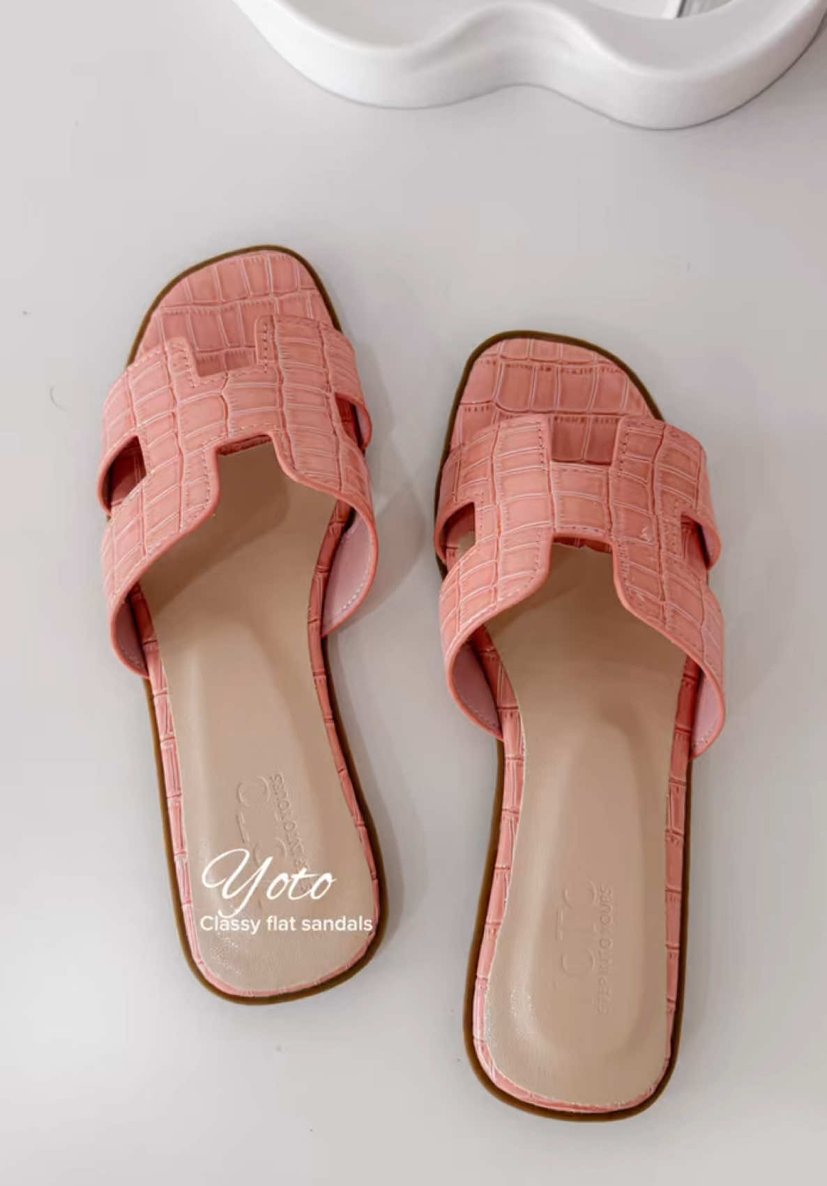 Because every woman deserves timeless elegance sandals 💗 #flastsandals #slippersforwomen #footwear #yoto 