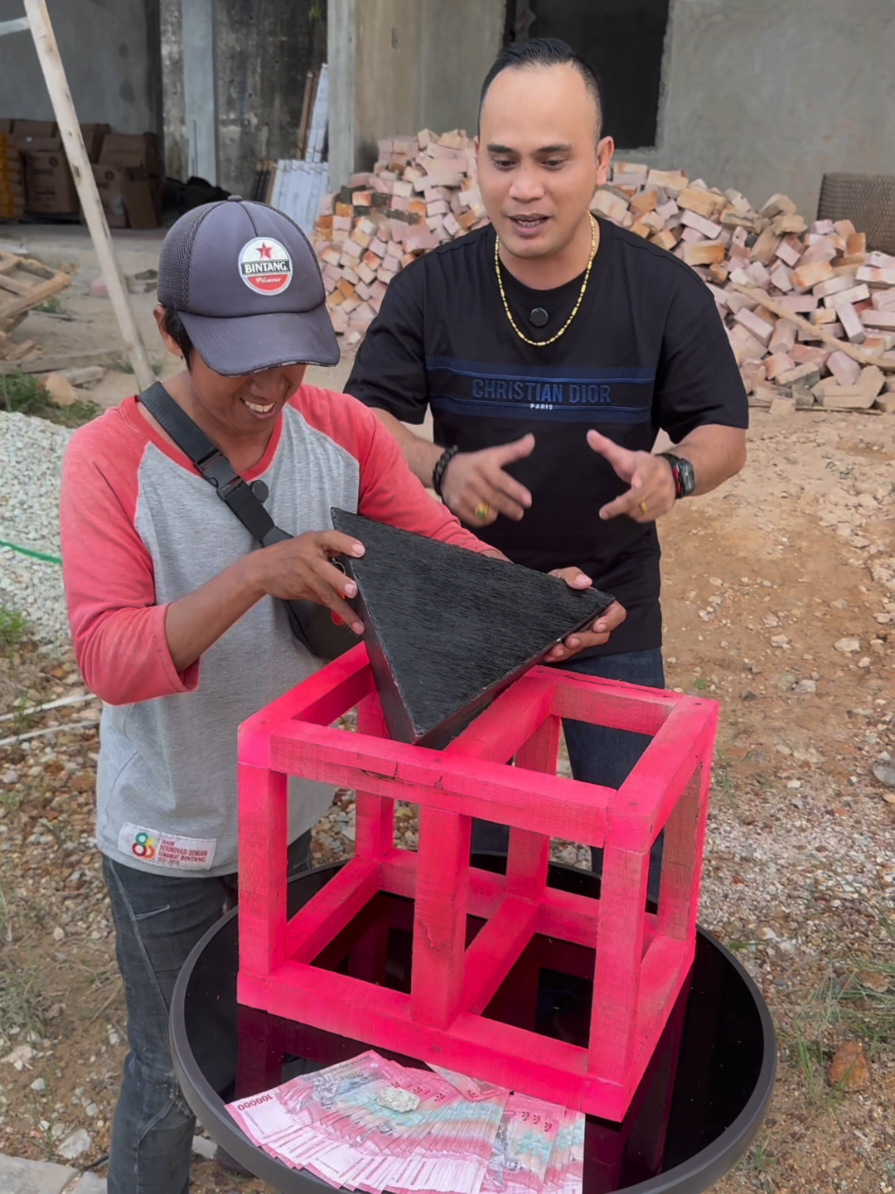 Masukkan piramitnya kalau bisa #berpikirsecaralogika #masterlogika #idealis92 