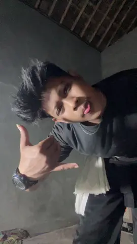 Hiyakk hiyakk#fypシ゚ #floweran #xyzbca #ikshantuysukanyokek #masukberanda 