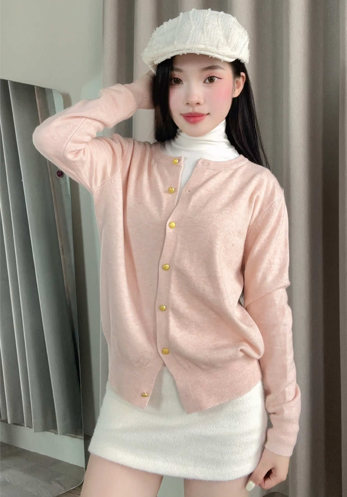 Ui cái màu xinh xỉu đánh gục những ai ghéc màu Hường #phuongchanhsa #cardigan #aokhoaclen #OOTD 