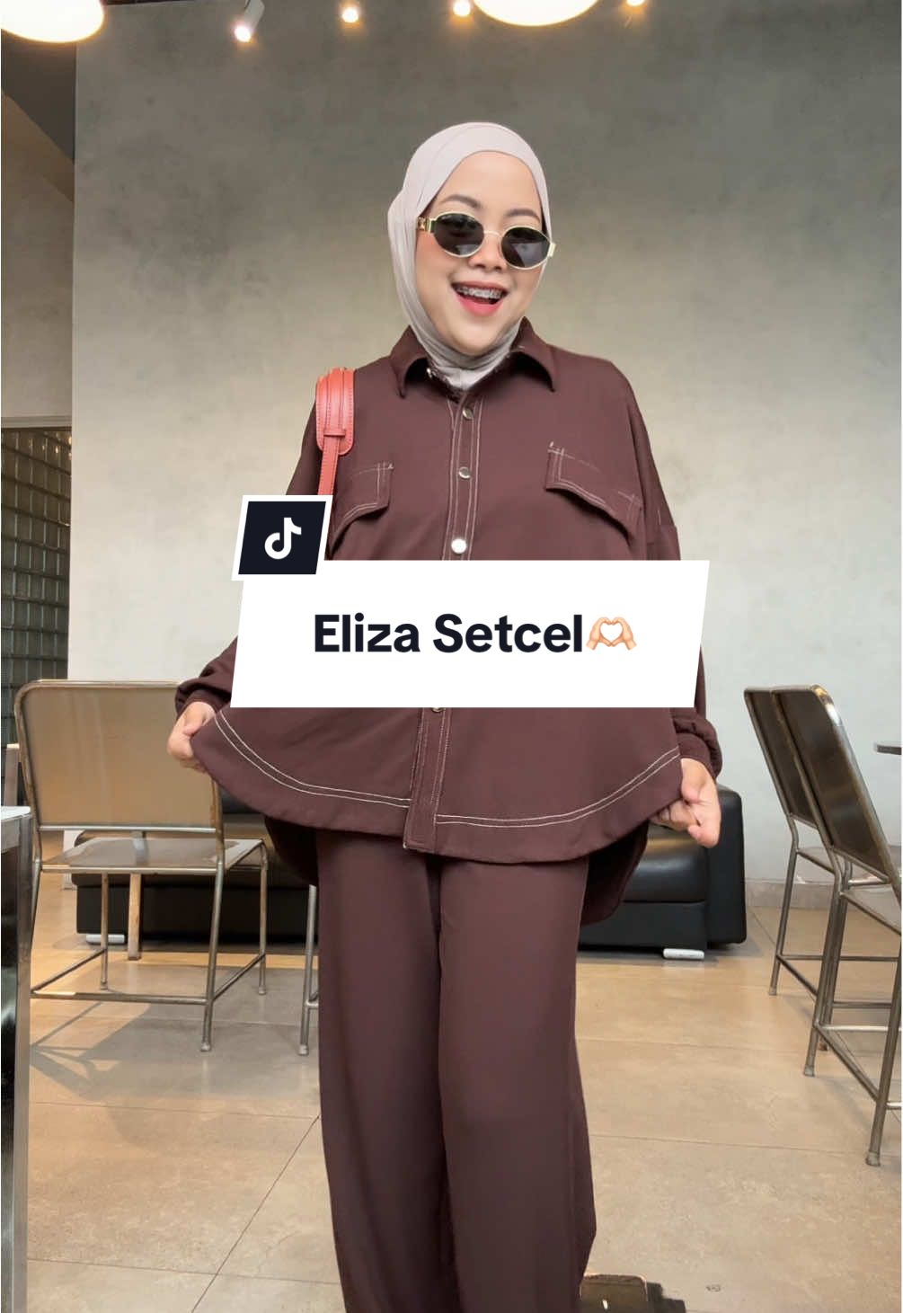 Kalo pake eliza setcel tuh gausa diraguin lagi deh looksnya keren pwooool nyaman dipake cuttingannya enak diliat 🫶🏻 #setcel #knitt #busuifriendly 