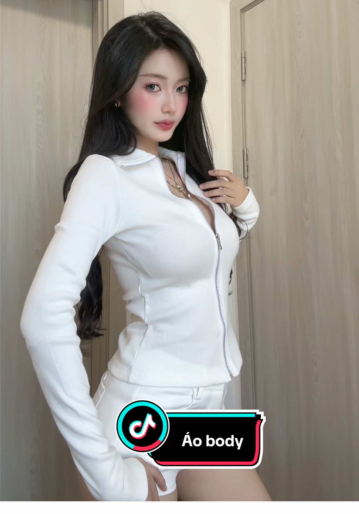 Mặc áo này body trông bá cháy#tiktokthoitrang #outfitideas #viral #fyp #xuhuong 